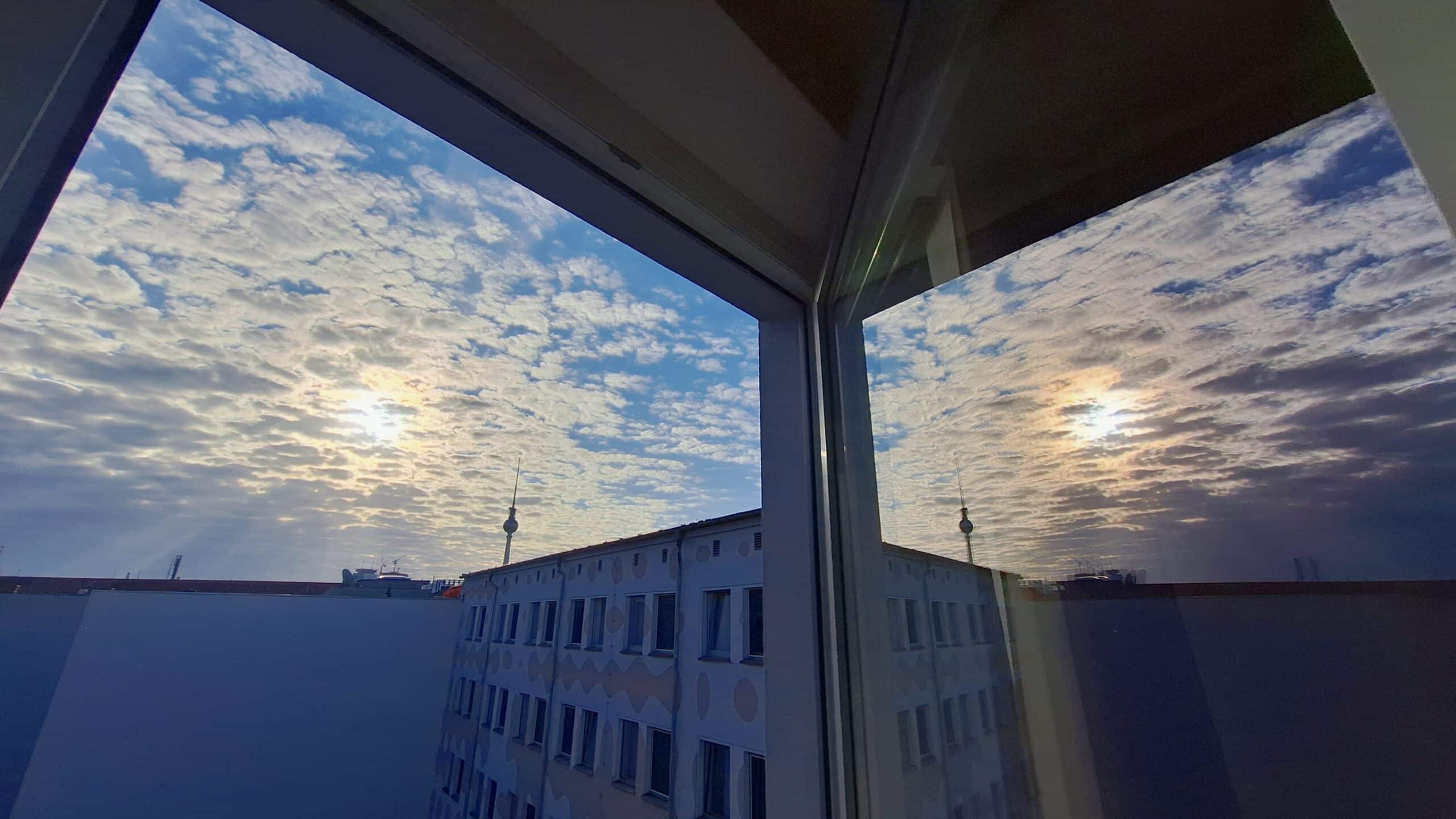 Blick aus dem Fenster im Hotel Dietrich Bonhoeffer Haus Berlin (c) Peter Oppermann